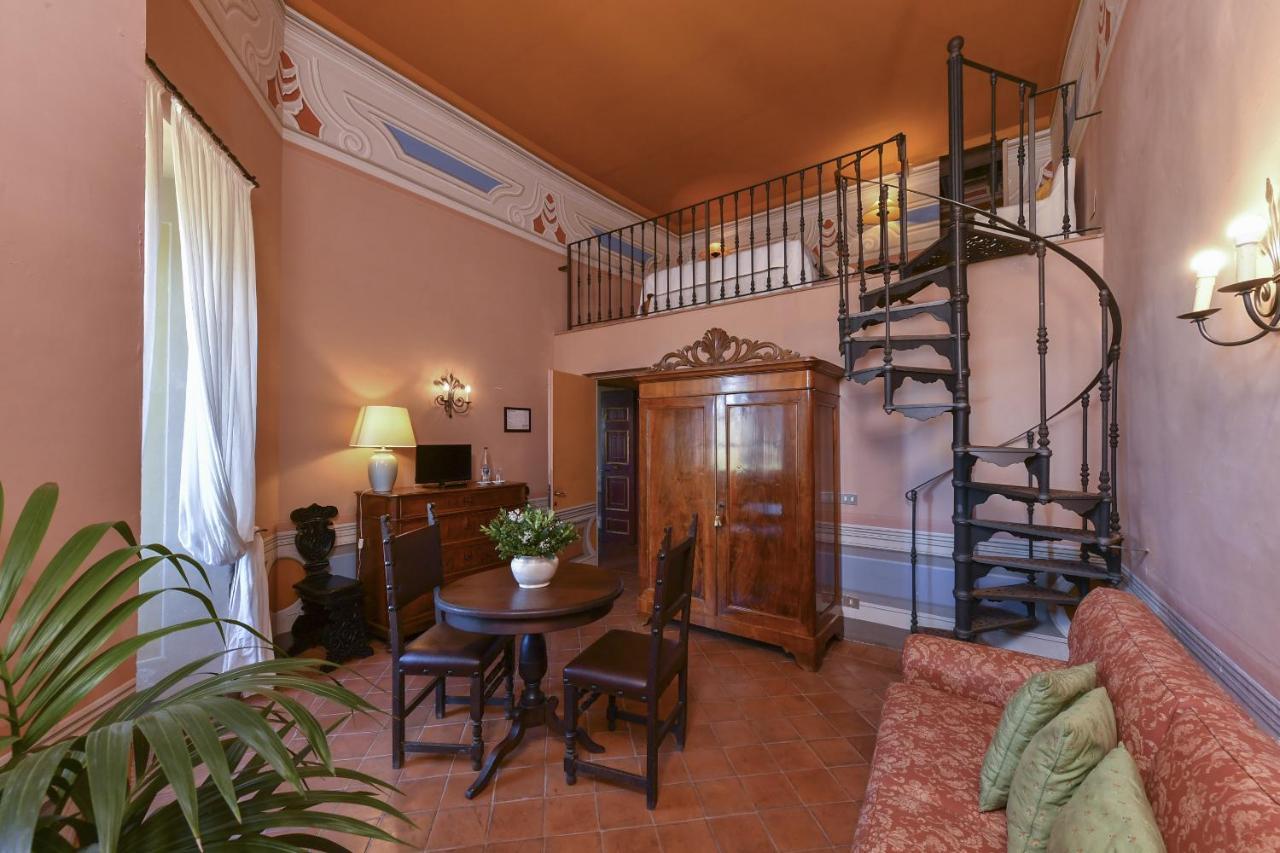 Castello Costaguti Hotel Roccalvecce Bagian luar foto