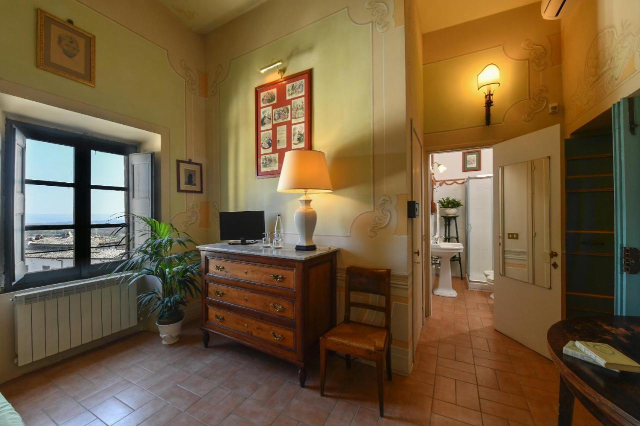 Castello Costaguti Hotel Roccalvecce Bagian luar foto