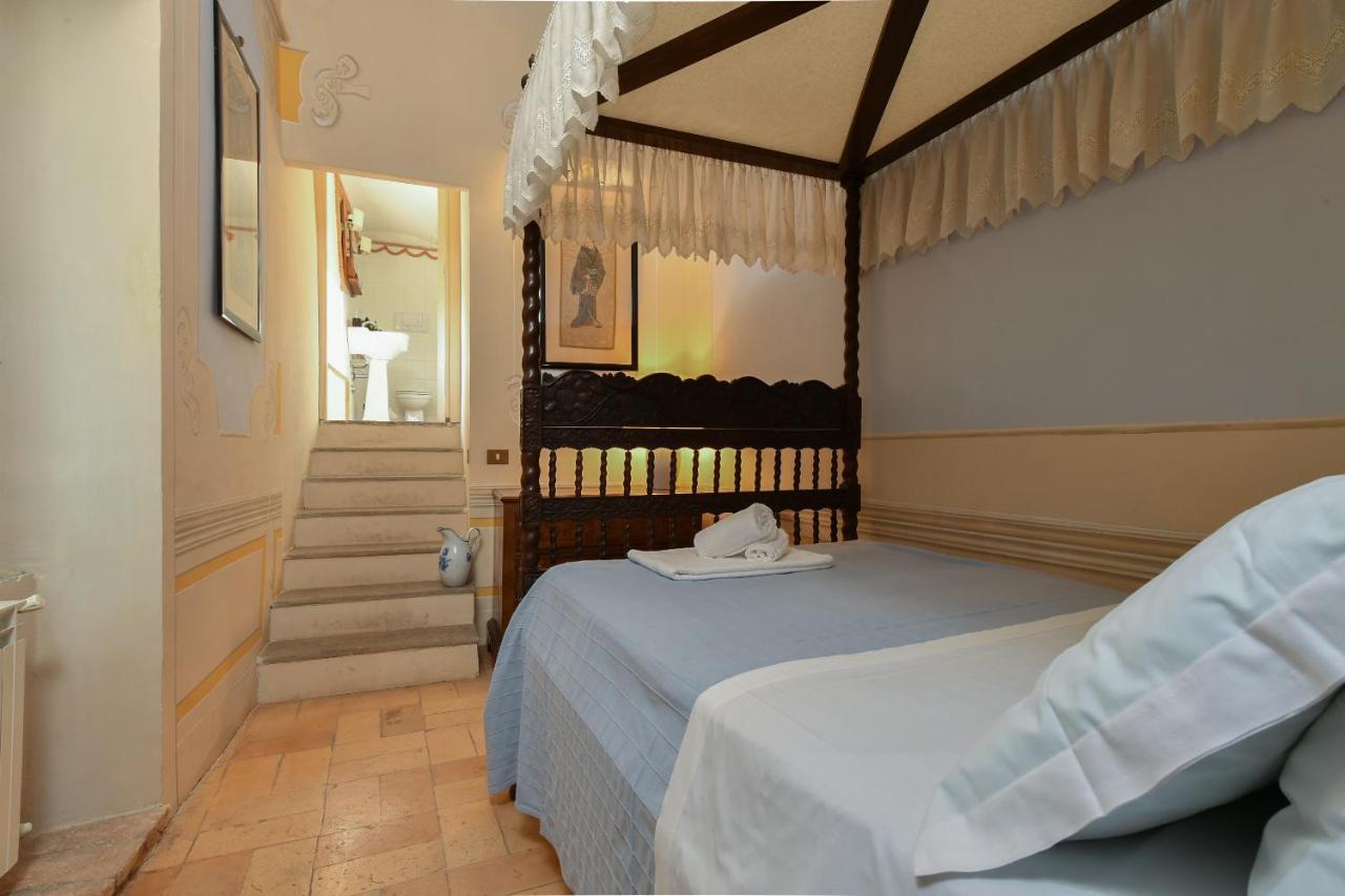 Castello Costaguti Hotel Roccalvecce Bagian luar foto