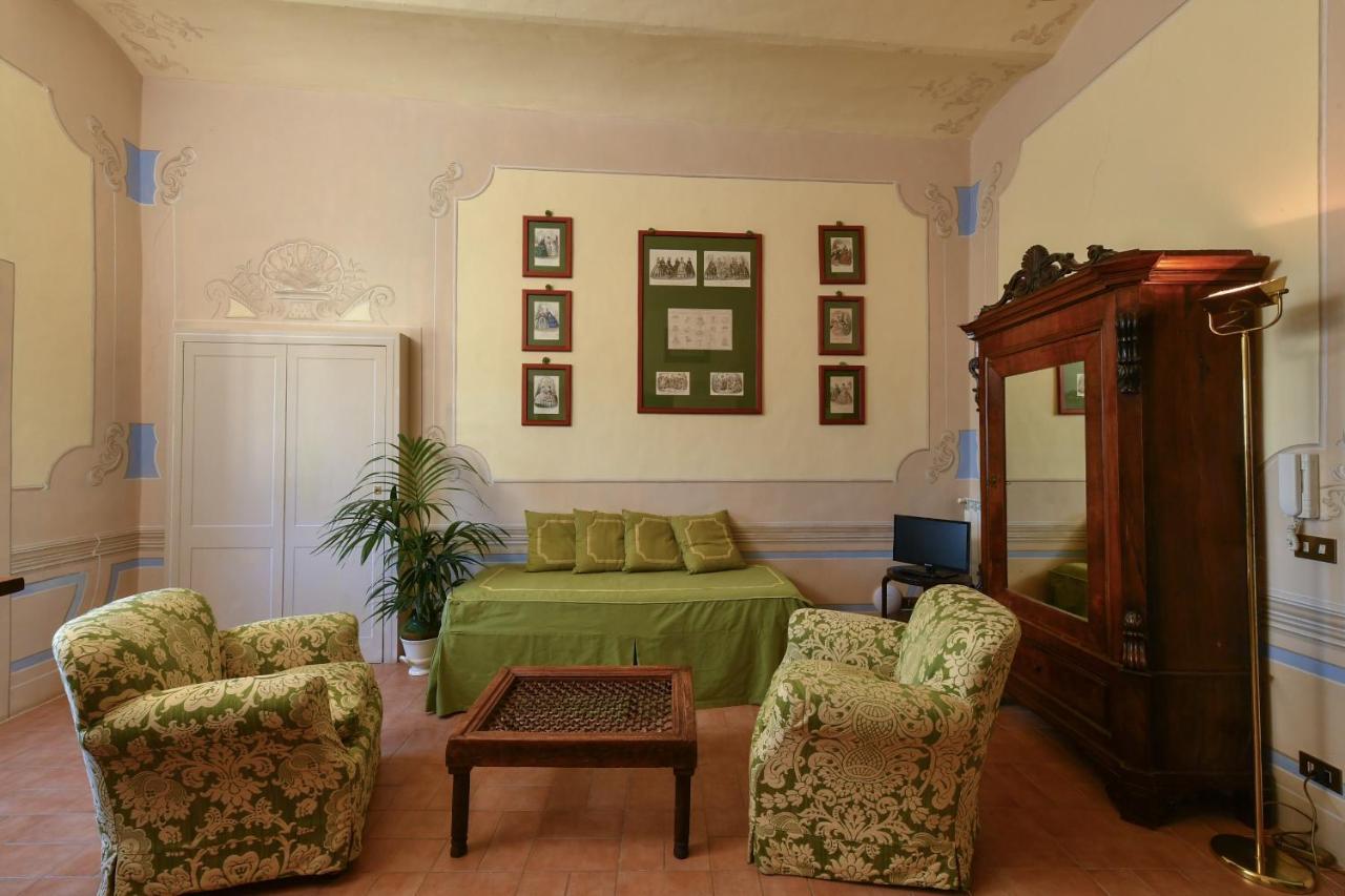 Castello Costaguti Hotel Roccalvecce Bagian luar foto