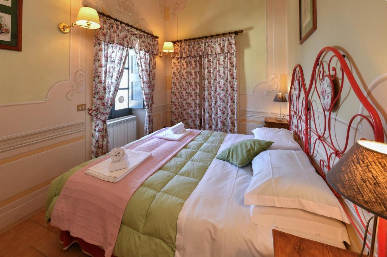Castello Costaguti Hotel Roccalvecce Bagian luar foto