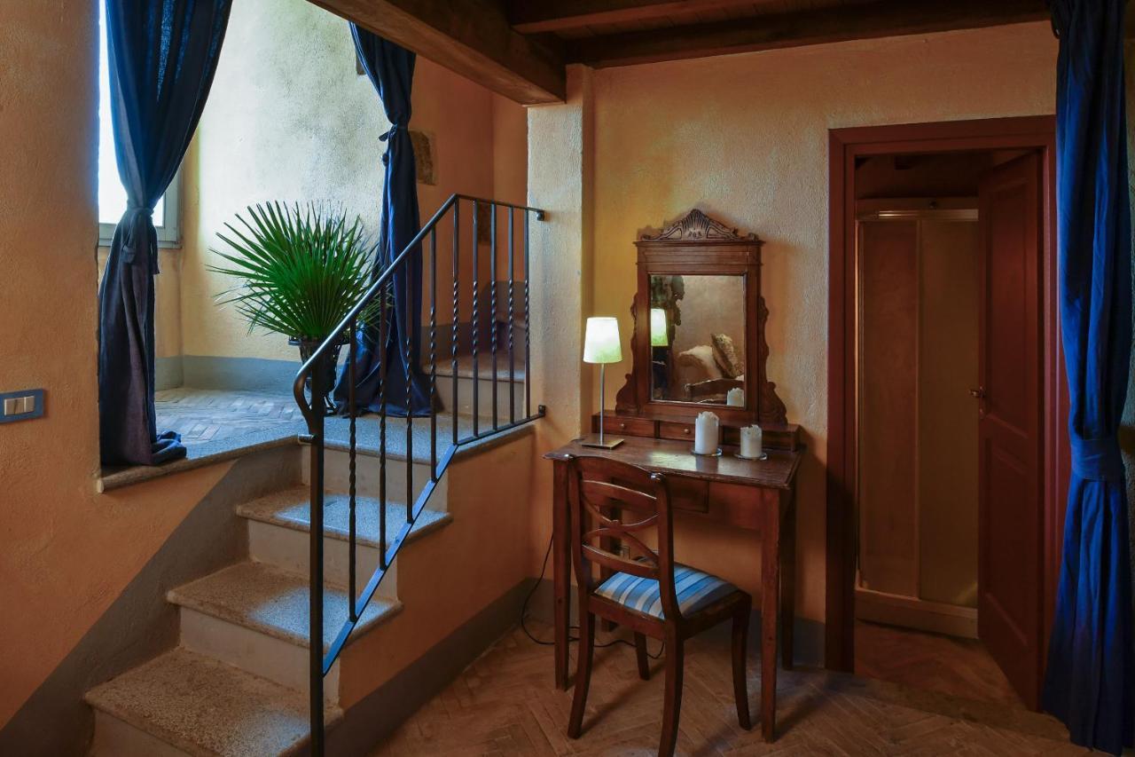 Castello Costaguti Hotel Roccalvecce Bagian luar foto