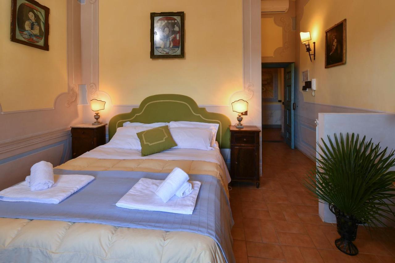 Castello Costaguti Hotel Roccalvecce Bagian luar foto