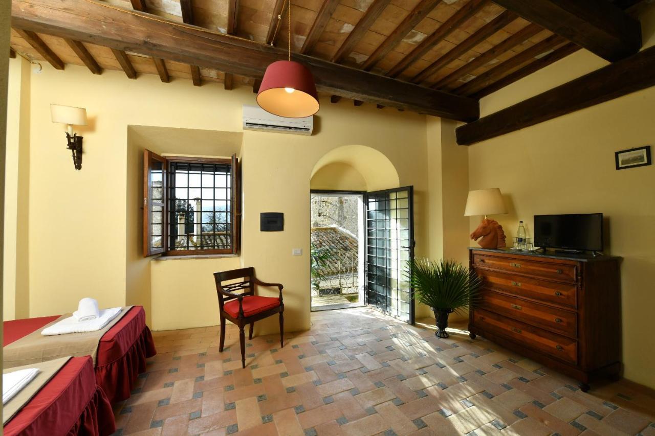 Castello Costaguti Hotel Roccalvecce Bagian luar foto