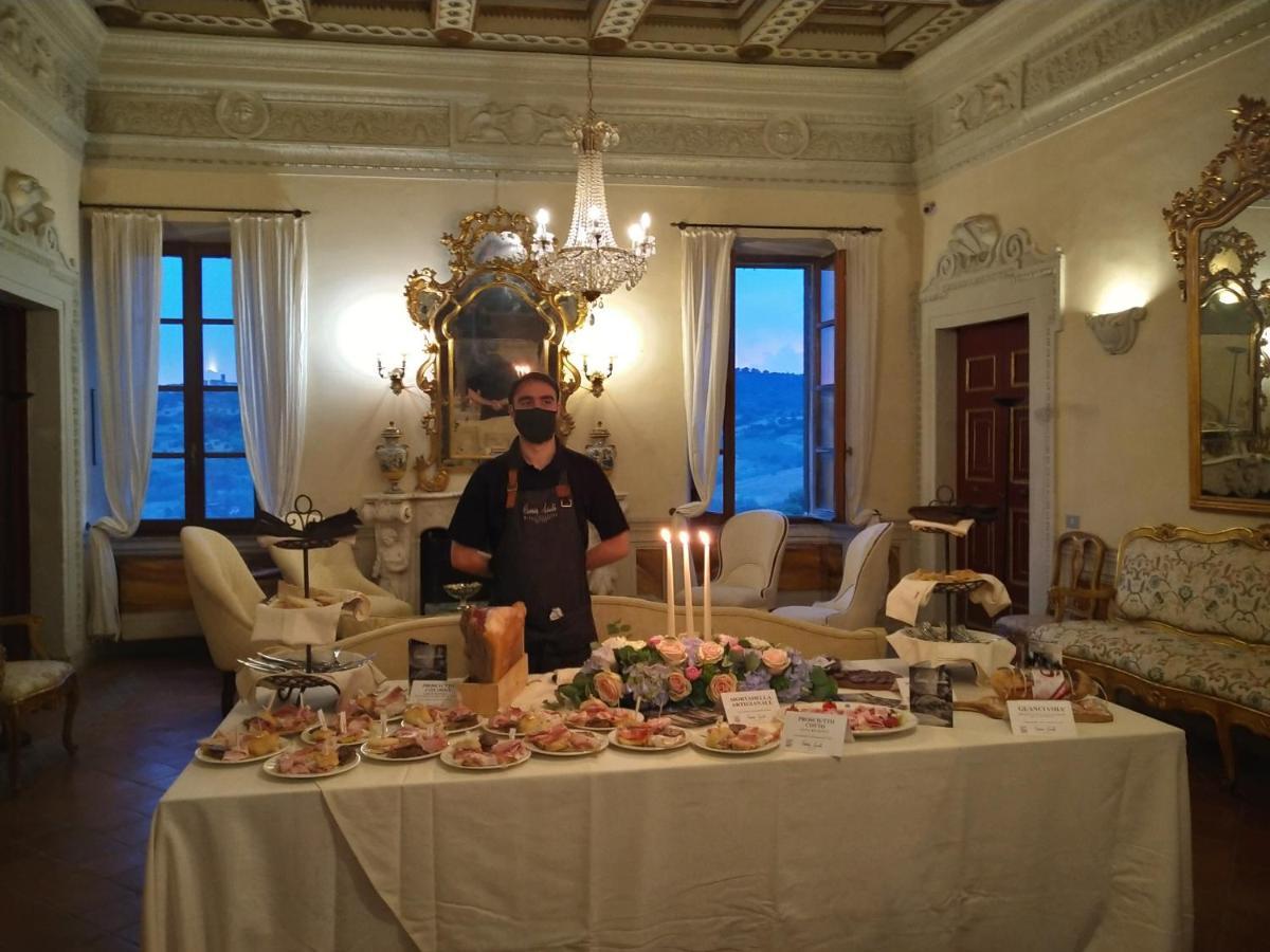 Castello Costaguti Hotel Roccalvecce Bagian luar foto
