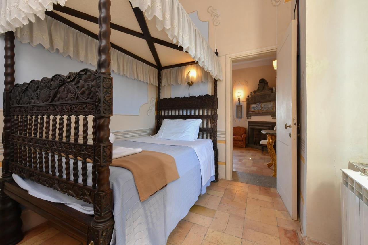 Castello Costaguti Hotel Roccalvecce Bagian luar foto