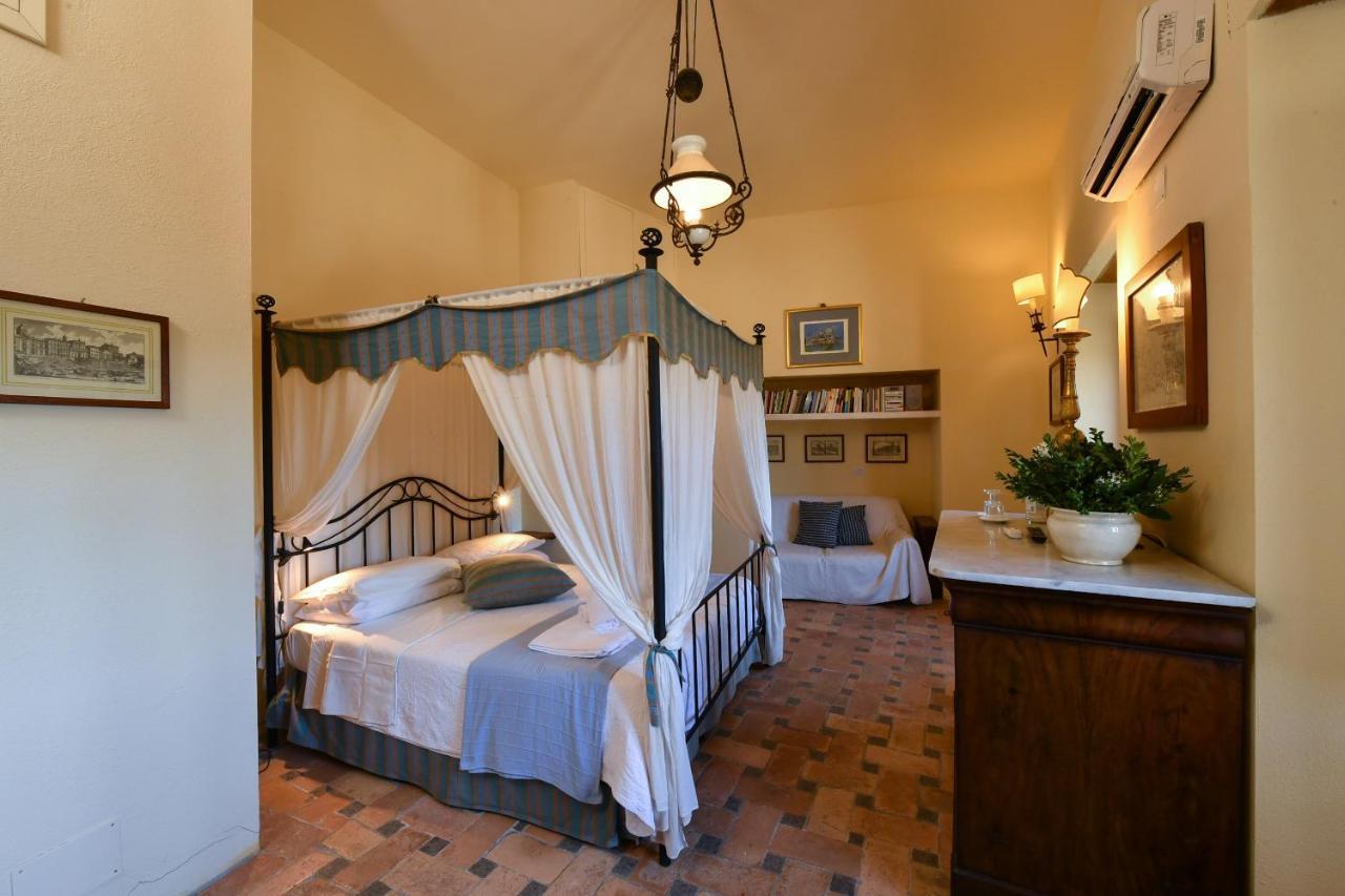 Castello Costaguti Hotel Roccalvecce Bagian luar foto