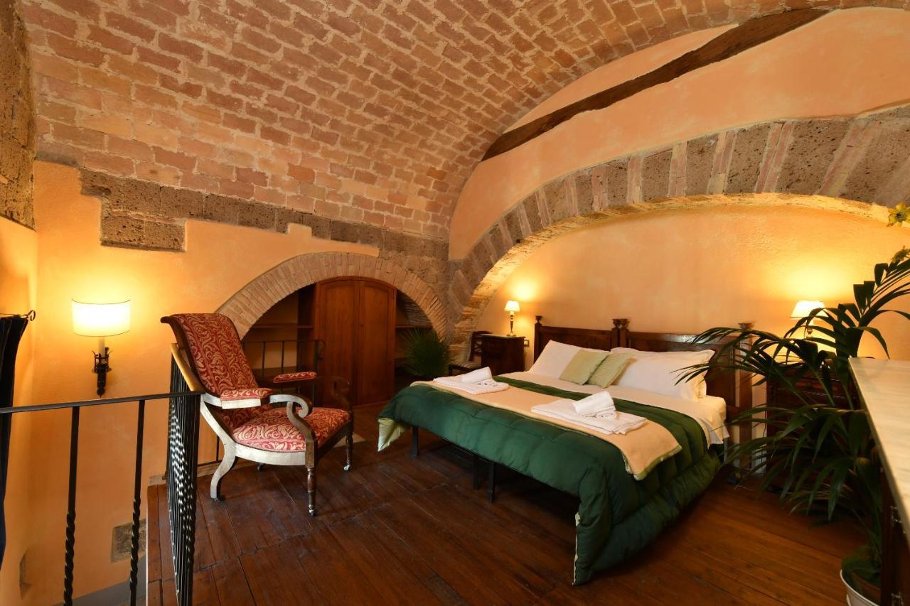 Castello Costaguti Hotel Roccalvecce Bagian luar foto
