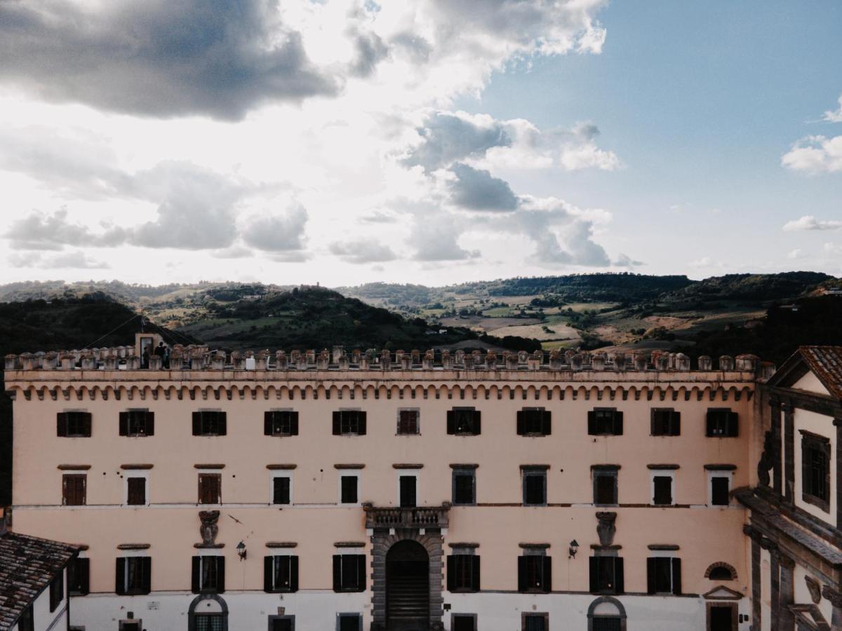 Castello Costaguti Hotel Roccalvecce Bagian luar foto